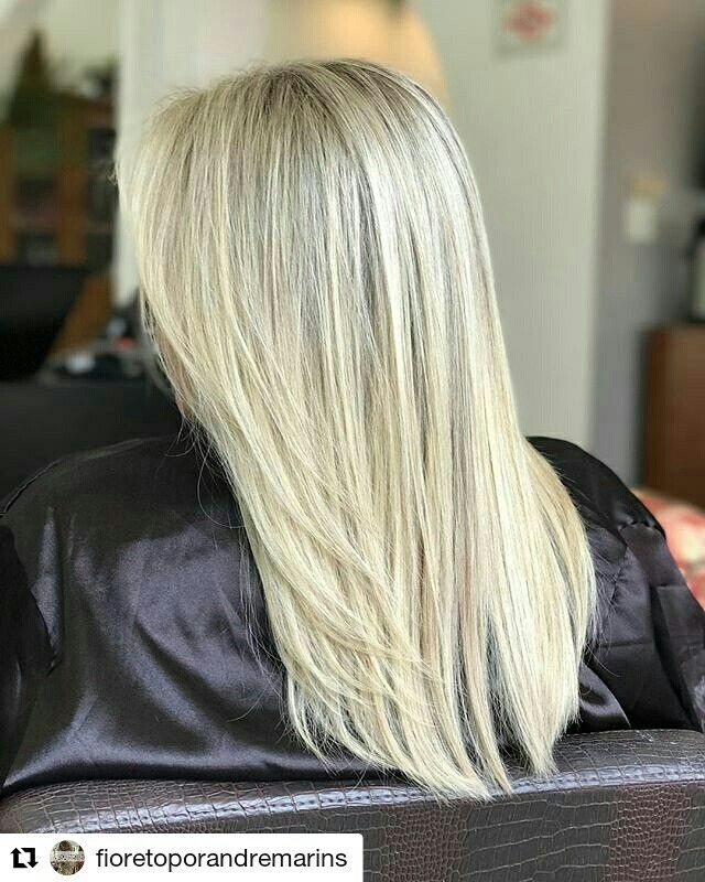 Loiro platinado no salÃ£o