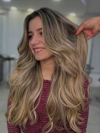 Mechas com luzes suaves